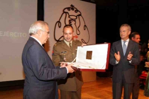 El presidente de melilla reivindica en los premios ejército a los militares que han sufrido una discapacidad en acto de servicio.