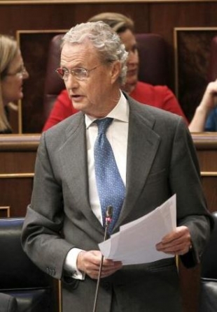 Morenés recuerda que la unidad de España es asunto de todos, no sólo de los militares