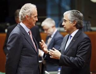 Morenés reclama a la UE vías de financiación de la Unión para las misiones de entrenamiento