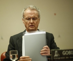 Morenés responde a Picardo que España actúa para que actividades del Peñón sean "conforme a derecho"